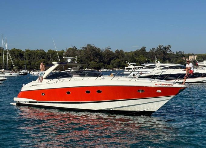 Motor yacht Sunseeker 56 Predator 1600hp