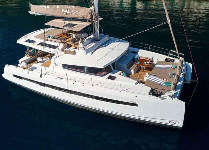 Catamaran Catana Bali 5.4 - 5 + 2 cab 16.8m