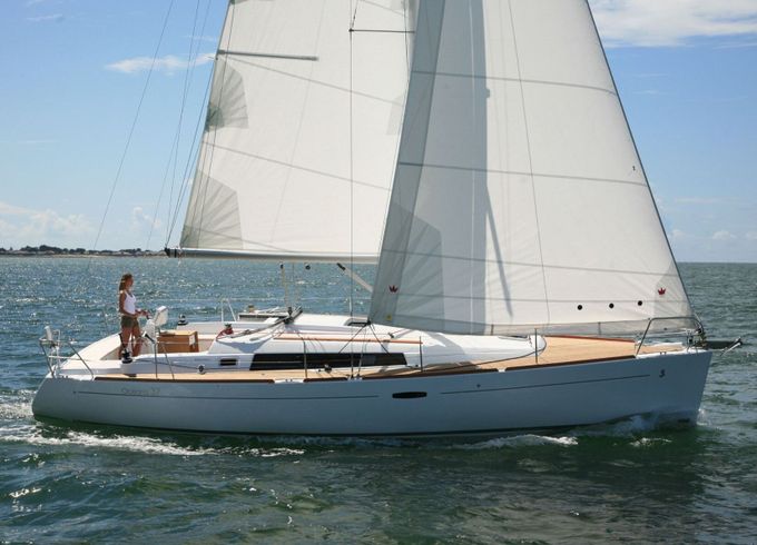 Sailboat Oceanis 37 /3cab 11m