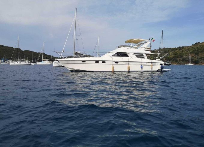 Motorboat Fairline Fly 50 730hp