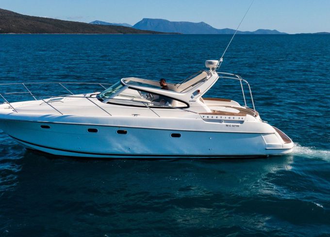 Motorboat Jeanneau Prestige 34 285hp