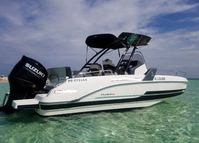 Motorboat BENETEAU Flyer 6.6 Spacedeck 200hp