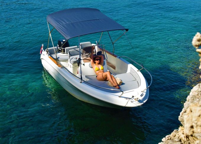 Motorboat SAVER 550 OPEN 115hp