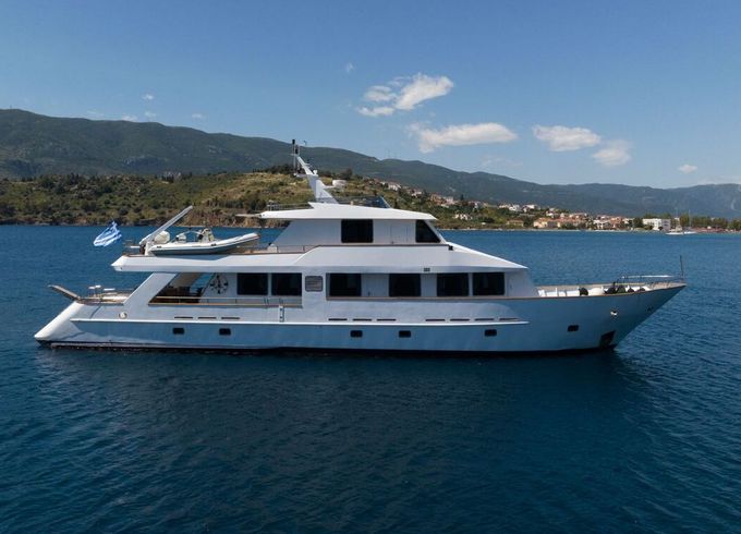 Motor yacht Perama Shipyards 102 Elena 2000hp