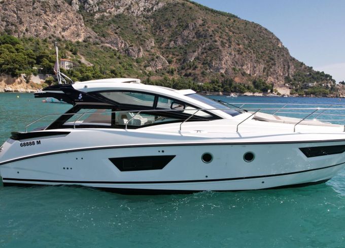 Motorboat Beneteau GT40 740hp