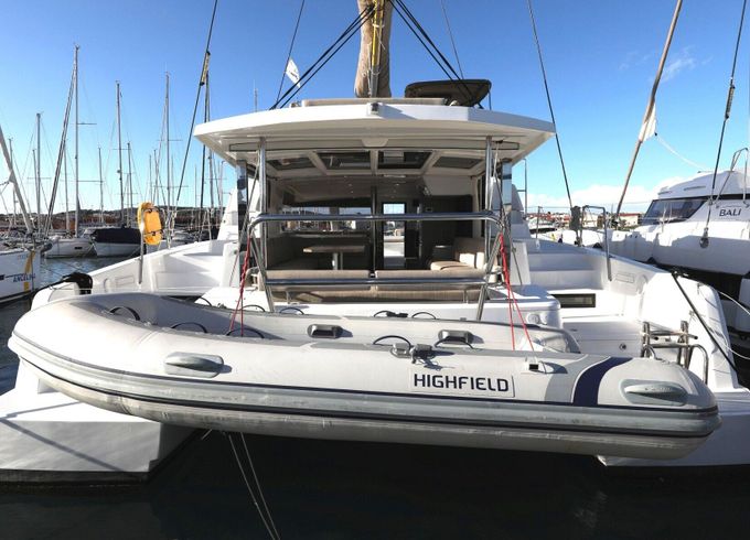 Catamaran Catana Bali 4.2 - 4 + 1 cab. 12.85m