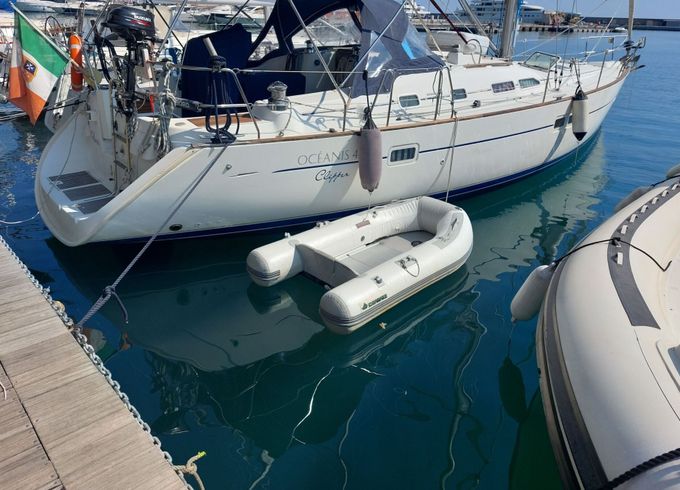 Sailboat Beneteau Oceanis clipper 423 13.2m