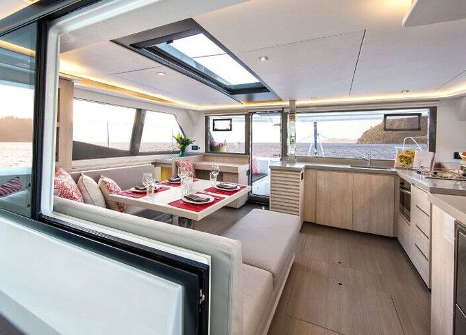 Catamaran Moorings 4500L crewed 13m