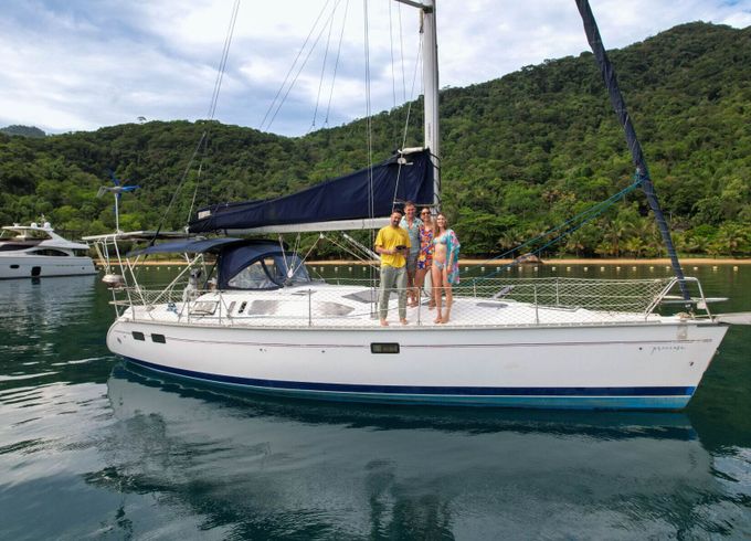 Sailboat Hunter Legend 12.24m