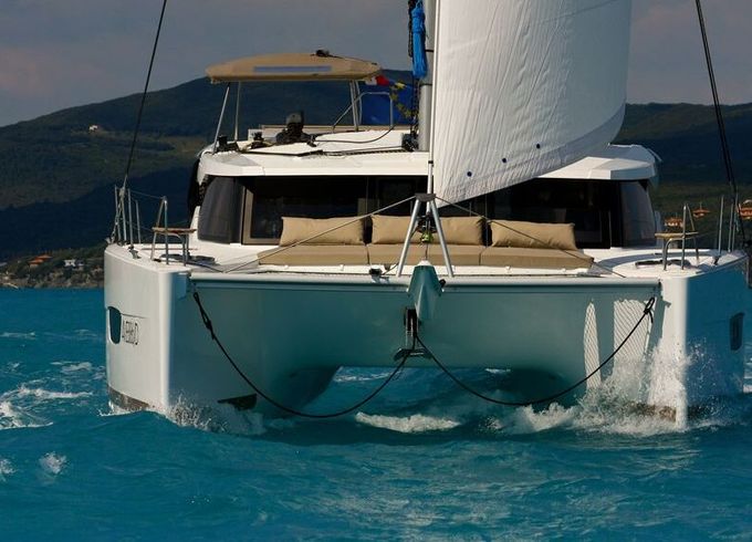 Catamaran Fountaine Pajot L 12m