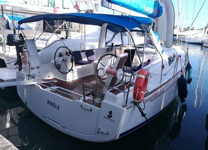 Sailboat Bénéteau Oceanis 38.1 11m