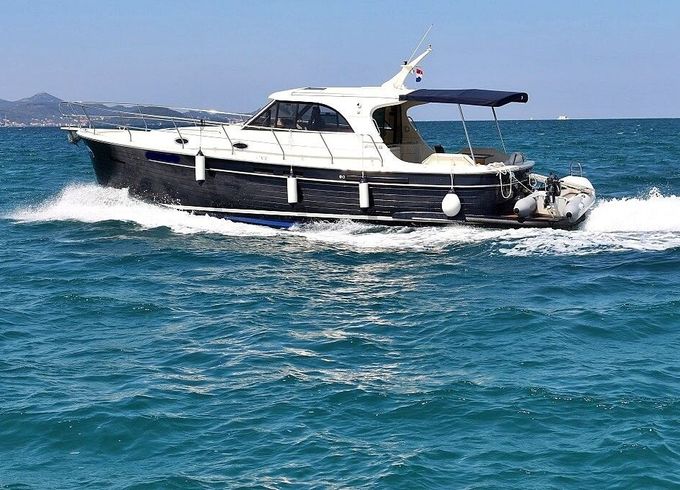 Motorboat Adriana 44 BT 640hp