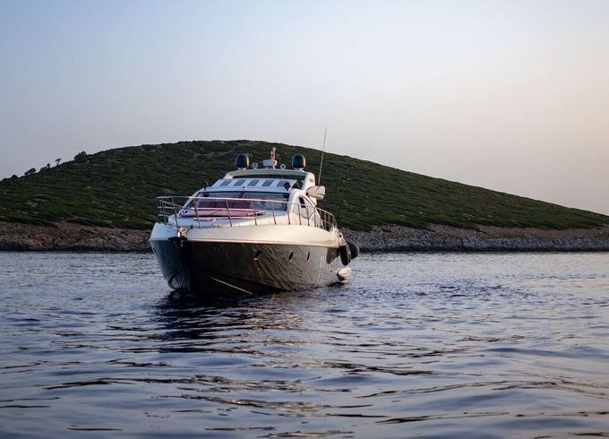 Motorboat Azimut 68S 2600hp