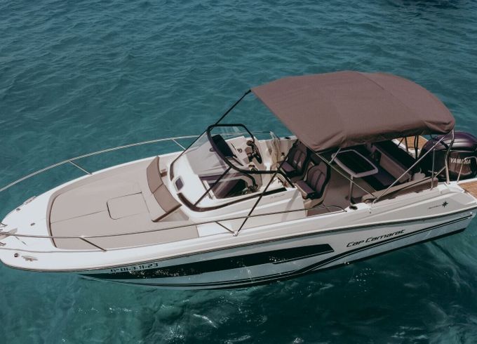 Motorboat Jeanneau Cap Camarat 7.5 WA 300hp