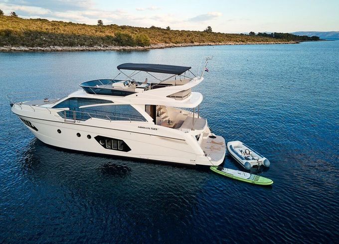 Motorboat Absolute 50 FLY 960hp