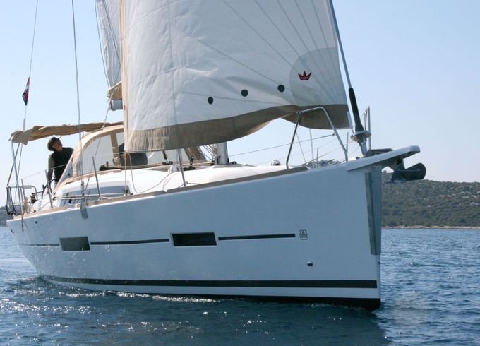 Sailboat DUFOUR 382 GL 11.25m