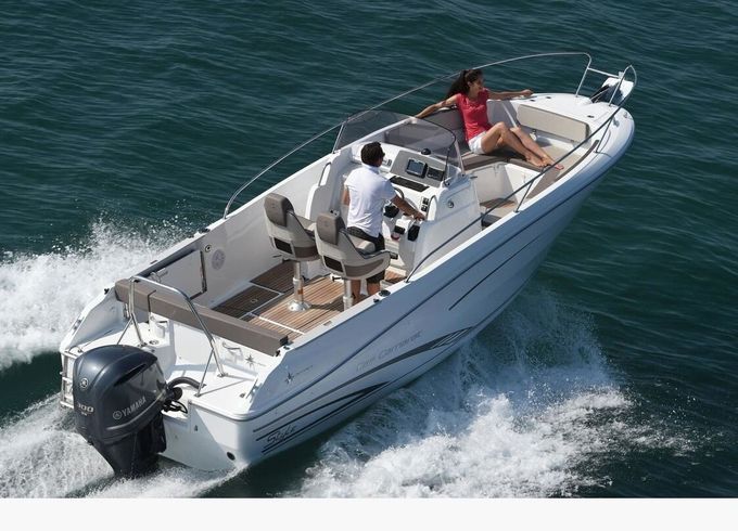 Motorboat Jeanneau Cap Camarat 7.5 cc