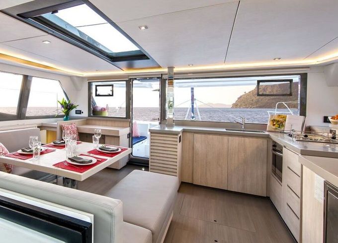 Catamaran Moorings 4500L 13m
