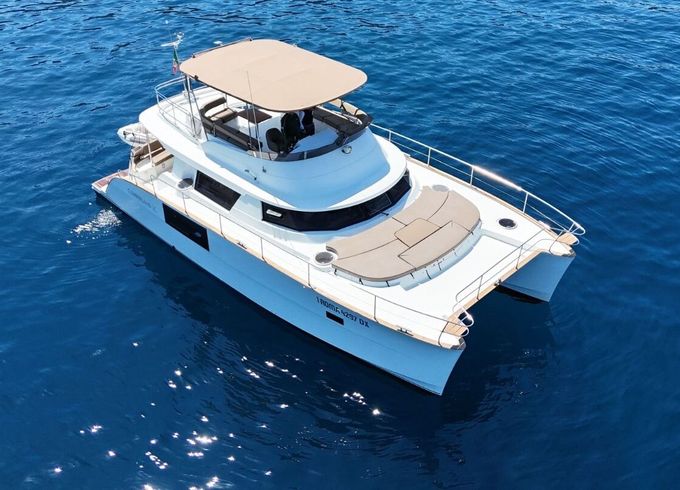 Catamaran Fountaine Pajot Cumberland 47 14m