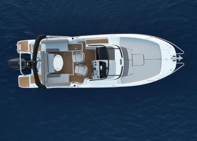 Motorboat Jeanneau cap camarat 7.5 wa s3 300hp