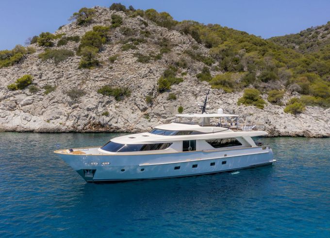 Motorboat Sanlorenzo SD92 2400hp