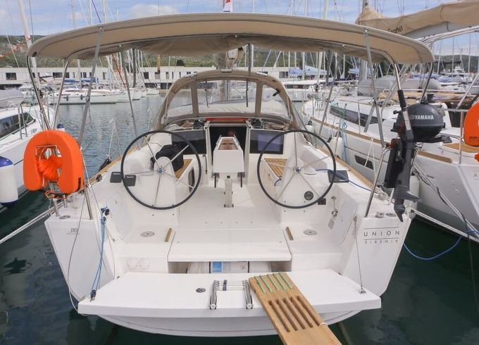 Sailboat Dufour Yachts Dufour 310 GL 9.67m