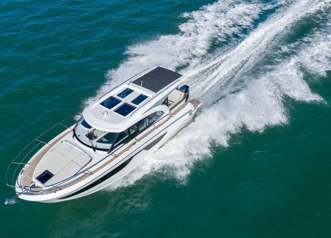Motorboat Antares 11 OB 600hp