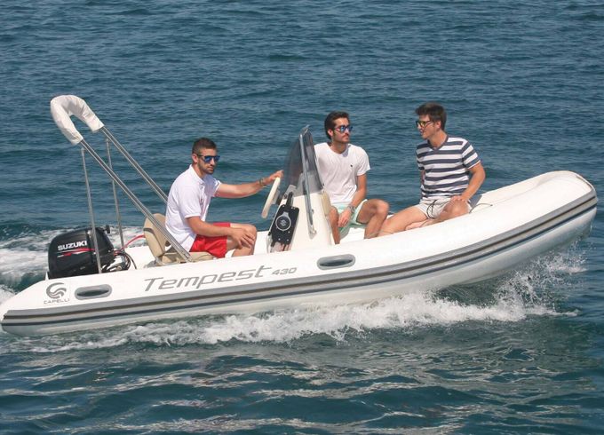 Boat without licence  Capelli Tempest 430 15hp