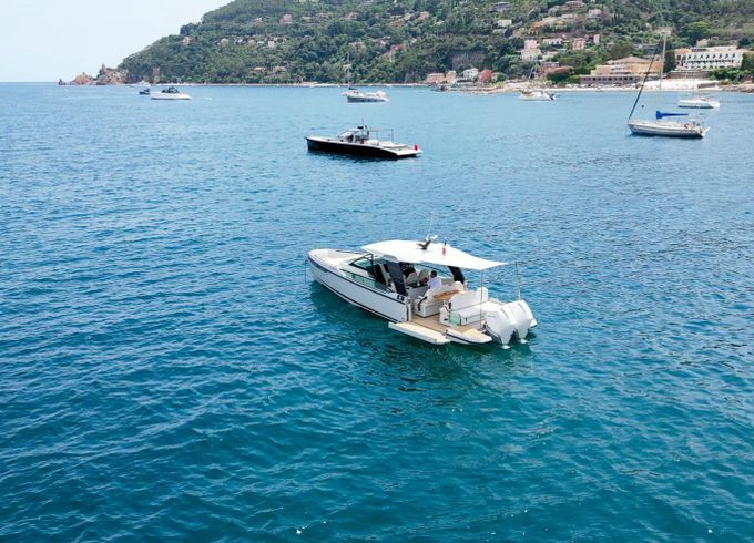 Motorboat SAXDOR 320 GTO 500hp