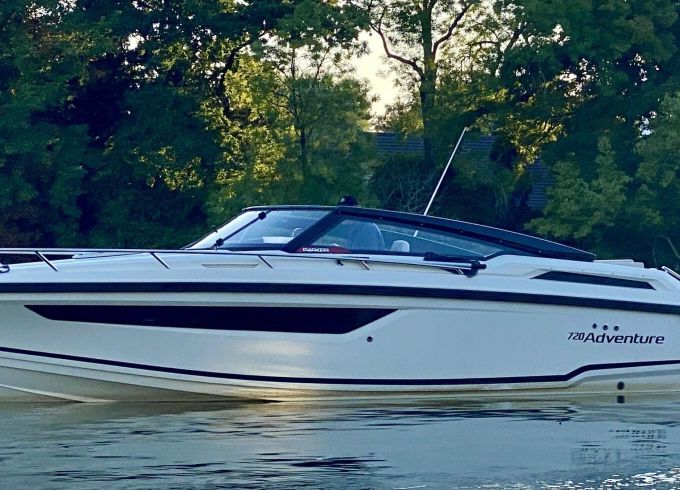 Motorboat PARKER 720 adventure cruiser 225hp