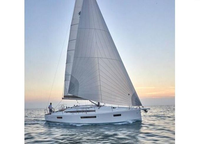 Sailboat Jeanneau Sun Odyssey 410 12.35m
