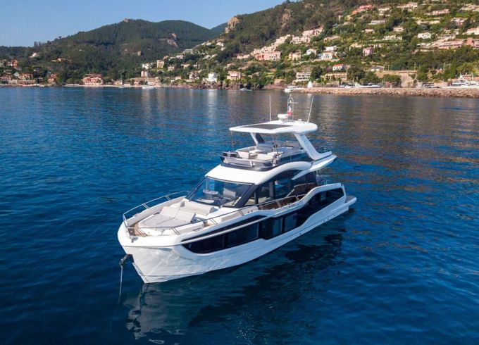 Motorboat Galeon 560 Fly 1800hp