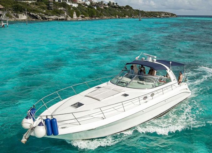 Motorboat Sea Ray Sundancer 300hp