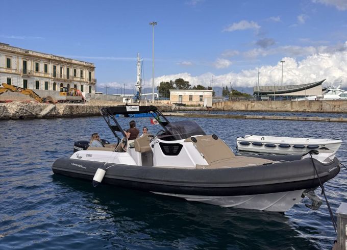 Motorboat Ranieri Cayman 28.0 Executive 400hp