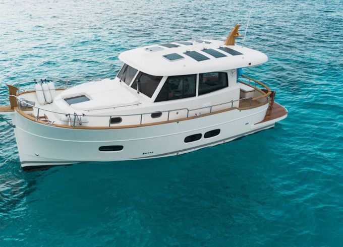 Motorboat SASGA YACHTS MENORQUIN 34 HT 540hp