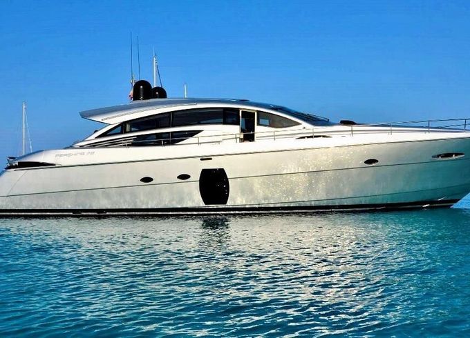 Motor yacht Pershing 72 1hp