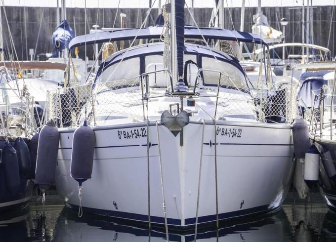 Sailboat Bavaria Cruiser 37 11.2m