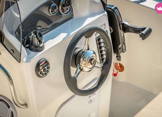 Boat without licence  Karel ITHACA 550 30hp