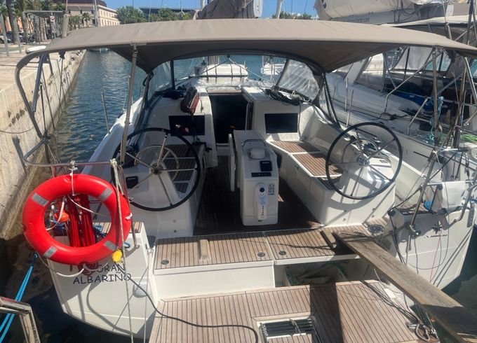 Sailboat Sun Odyssey 410 12m