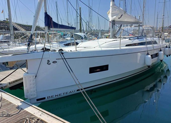 Sailboat Oceanis 40.1 12m