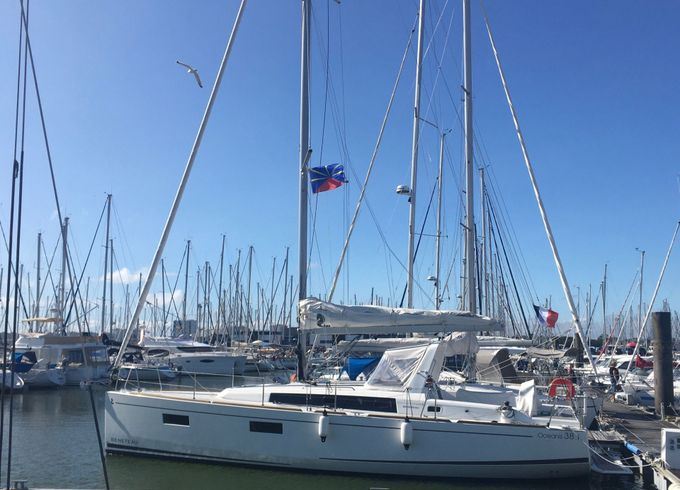 Sailboat Beneteau Oceanis 38.1 11.13m