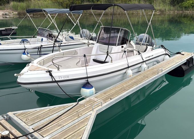 Motorboat Ranieri,LICENSE REQUIRED 19F 115hp