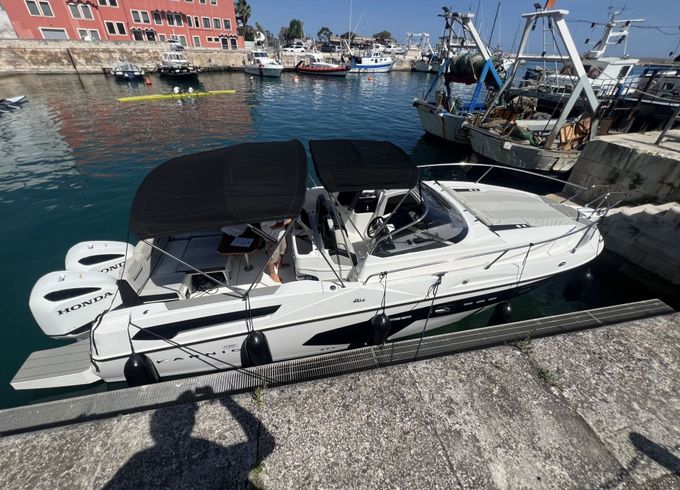 Motorboat KARNIC SL 902 400hp