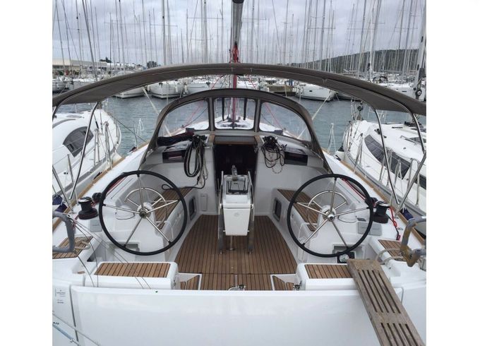 Sailboat JEANNEAU SUN ODYSSEY 449 13.76m