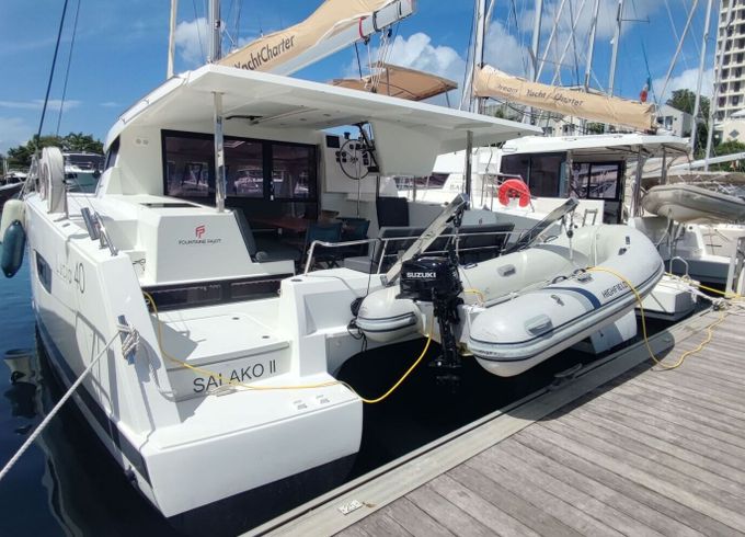 Catamaran Fountaine Pajot Lucia 40 with watermaker 11.73m