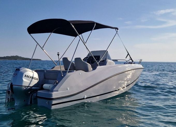 Motorboat SPORT - MARE D.O.O., PULA Quicksilver 555 activ open
