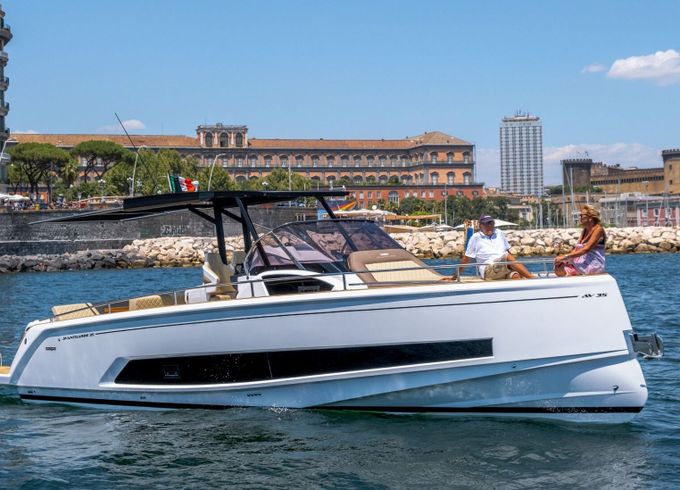 Motorboat Salpa Avantgarde 11.1 700hp