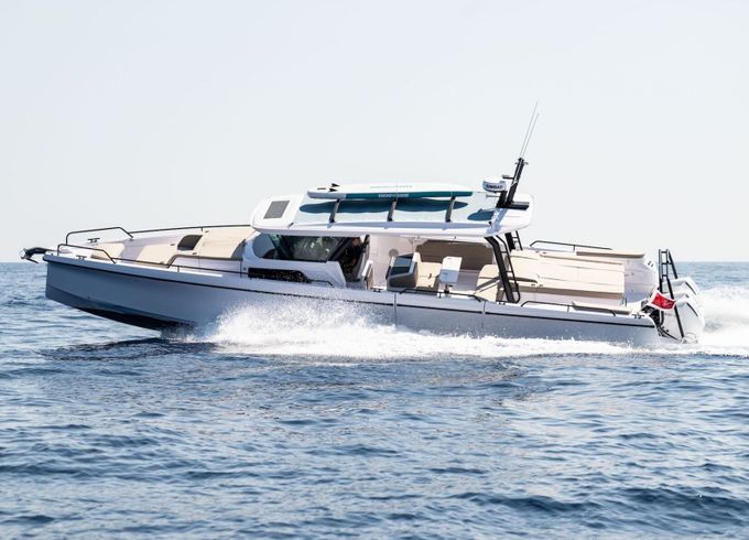 Motor yacht Axopar 45 Cross Top 900hp