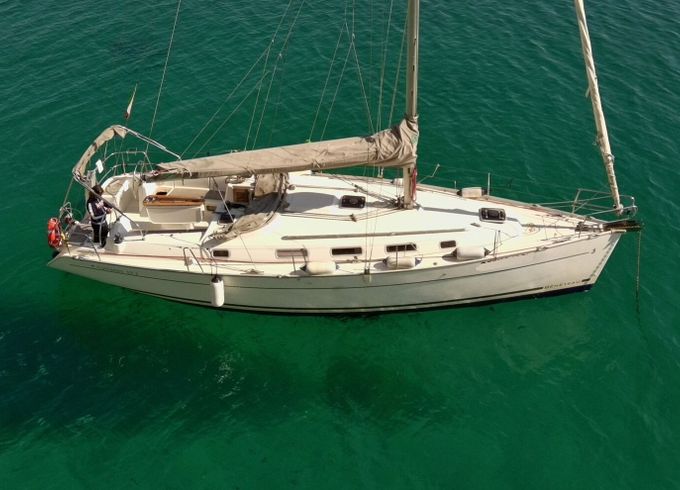 Sailboat Beneteau Cyclades 39.3 11.7m