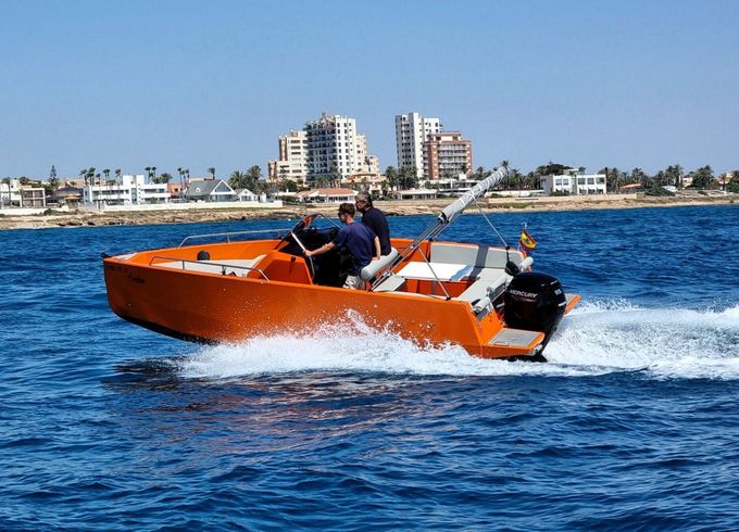 Motorboat Nuva M6 Open 115hp